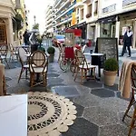 Studette A Cote De La Et La Promenade Nizza