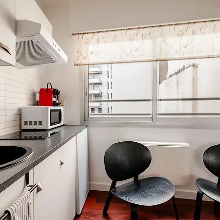 Studette A Cote De La Et La Promenade Appartement Nice